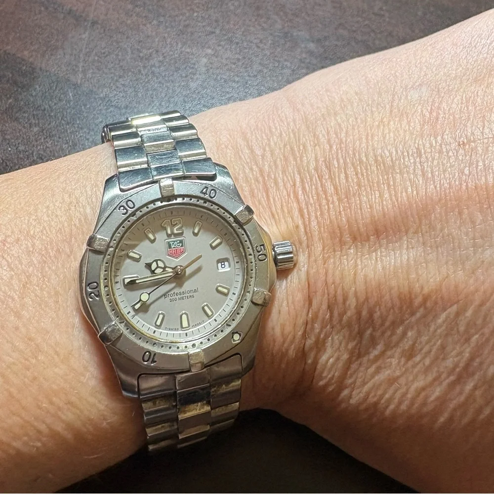 Tag Heuer WK131 Professional
2000 Classic Swiss Quartz Ladies Date
Watch - Picture 1 of 9
